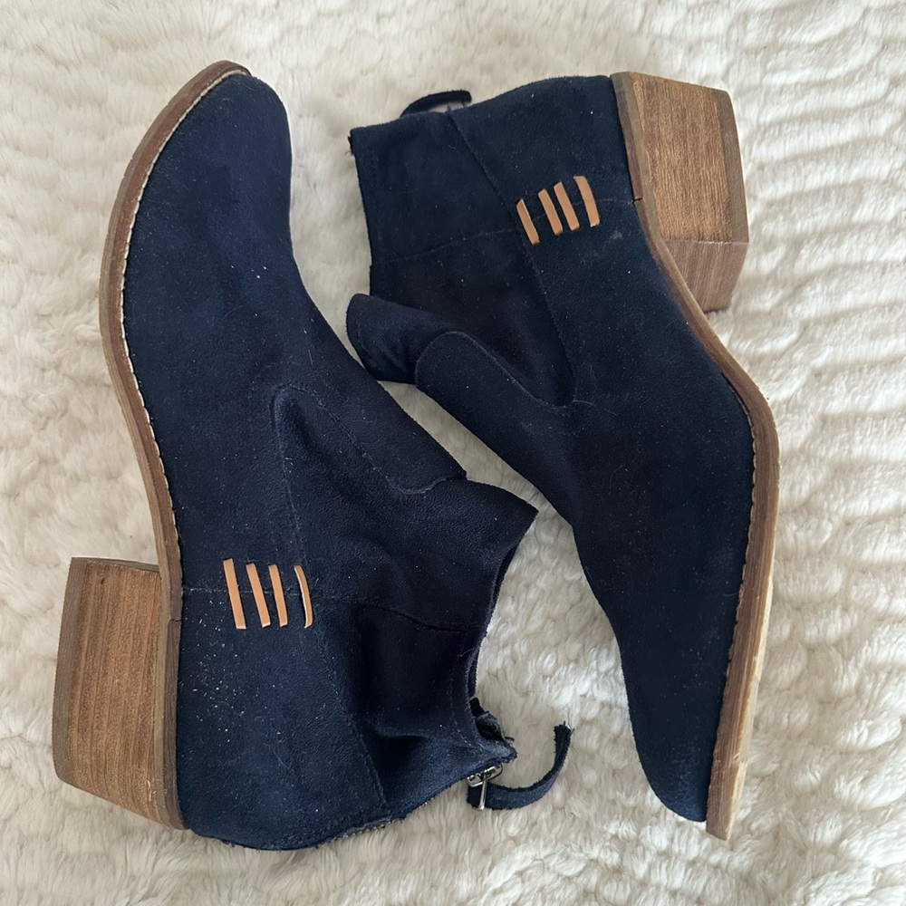 Dolce Vida DV8 Calina Ankle Bootie Navy with Suede Upper and Minimalist Design